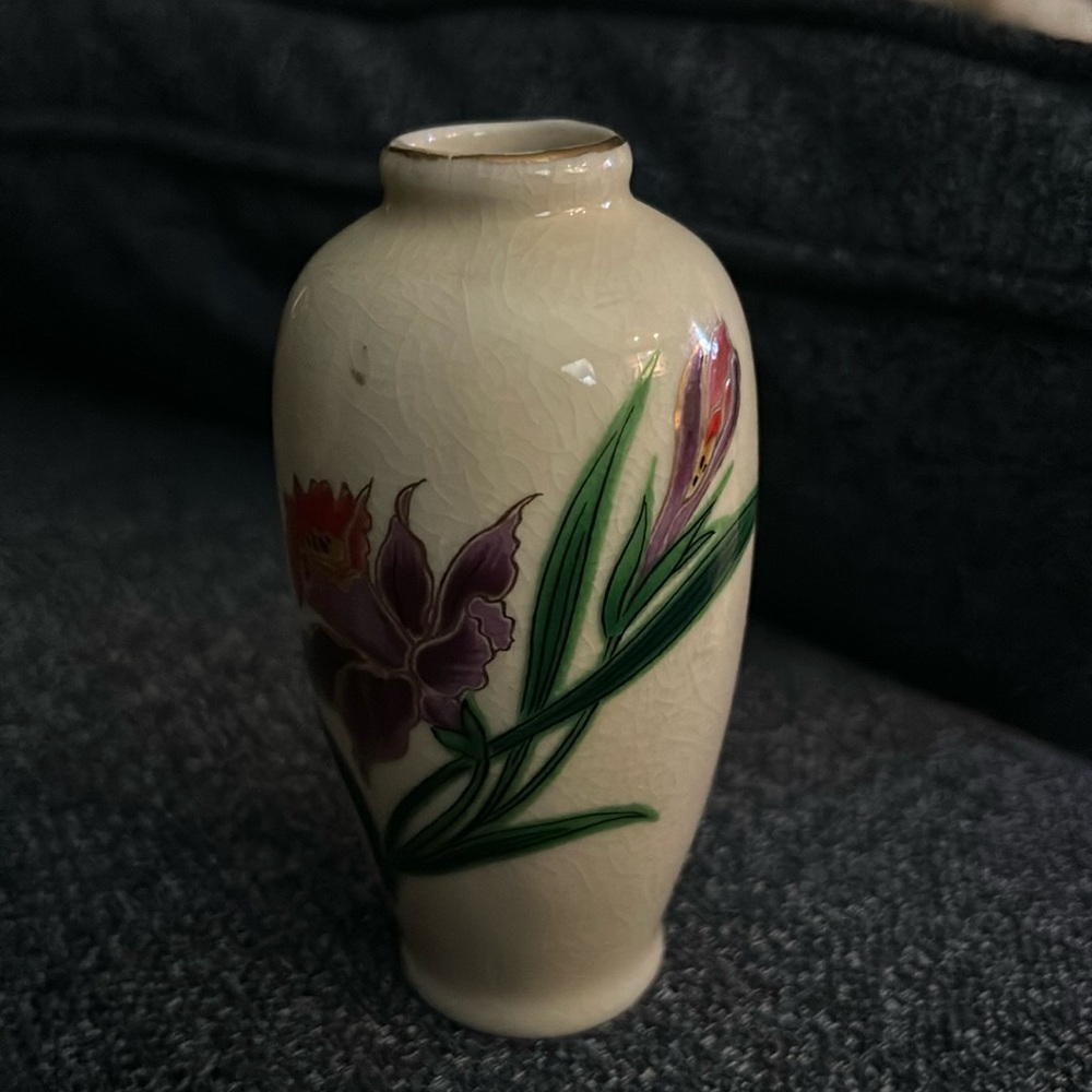 Vintage Homco Miniature Flower Vase. Four Inches Bright Colors.
